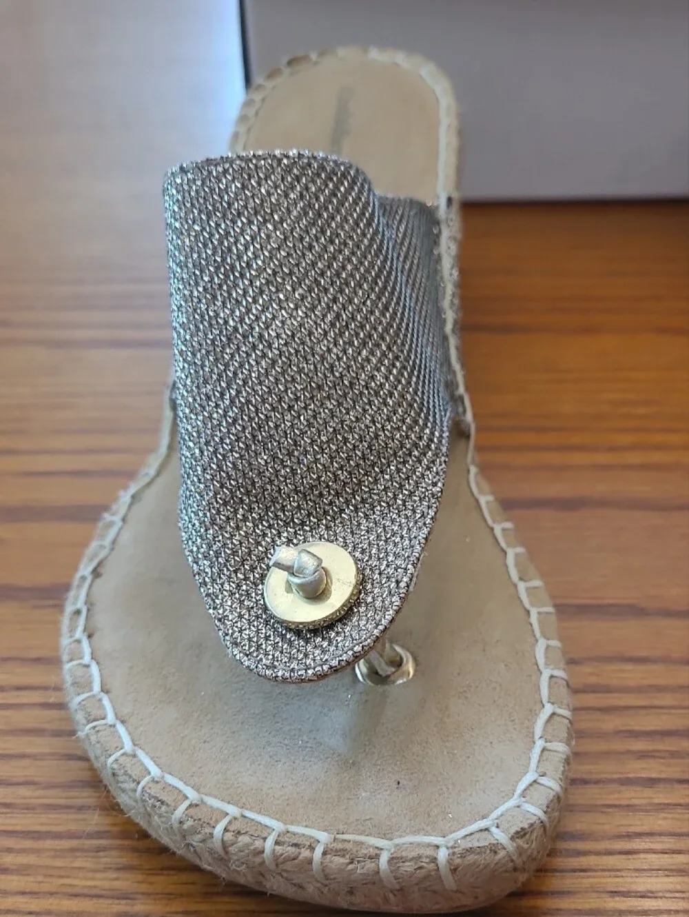 NIB Croft and Barrow Gold Metallic Wedge Thong  Espadrille Sandals